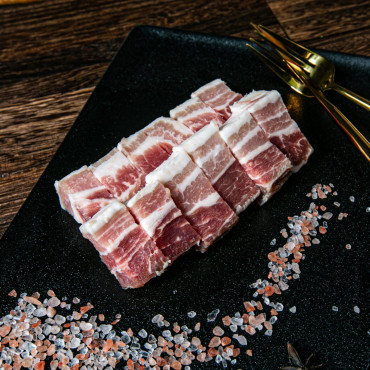 天然鹿兒島白豚豬腩粒 (250G+-)...